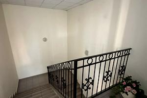 комерційна за адресою Київ, Дарницький бульв., 8
