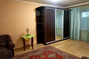 квартира за адресою Леоніда Каденюка просп. (Юрія Гагаріна), 3