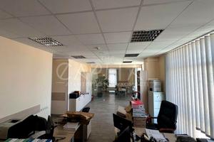 комерційна за адресою Антоновича вул. (Горького), 33В