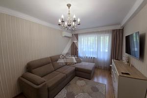 квартира за адресою Шкільна вул. (Героїв Сталінграда), 18