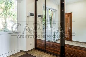 комерційна за адресою Сорочинська вул., 8