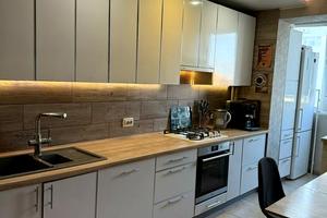 квартира за адресою Академіка Сахарова вул., 40