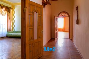 квартира по адресу Кирила і Мефодія, 12