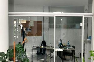 комерційна за адресою майдан Незалежності пл., 1
