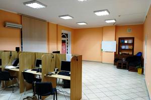 комерційна за адресою Урлівська вул., 12