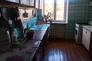 комната по адресу Космонавтів, 4