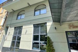 коммерческая по адресу Успенский пер., 11