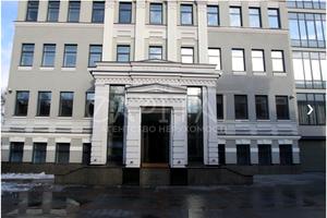 коммерческая по адресу Студентська, 12