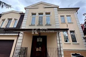 будинок за адресою Князя Володимира Мономаха вул. (Отто Шмідта), 8-А