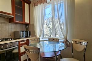 квартира за адресою Ушинського вул., 13