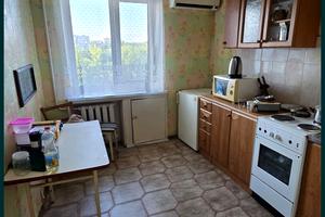 квартира за адресою Євгена Чикаленка вул., 76б