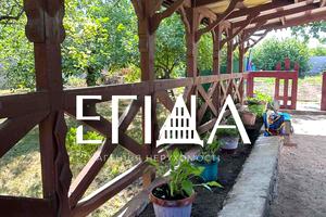 будинок за адресою Каштанова вул., 8