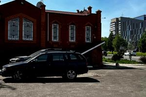 комерційна за адресою Польова вул., 4