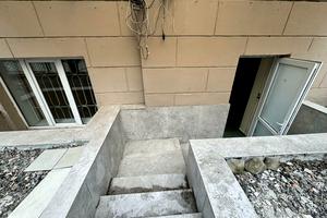 комерційна за адресою Ярослава Пастернака вул., 4