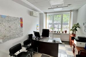 комерційна за адресою Болсуновська вул. (Сергія Струтинського), 8