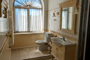 коммерческая по адресу Академика Грушевского ул., 13