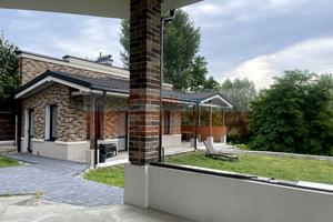 будинок за адресою Богатирська вул., 30б