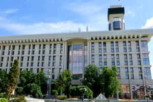 комерційна за адресою майдан Незалежності пл., 2