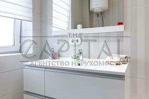 будинок за адресою Жуляни