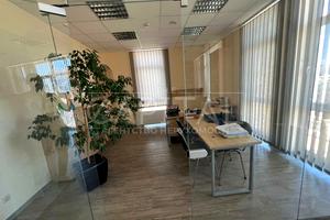 комерційна за адресою Антоновича вул. (Горького), 33В
