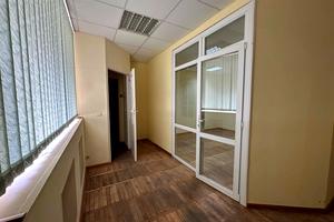 комерційна за адресою Кловський узвіз, 18