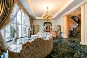 будинок за адресою с. Хлепча, центральна