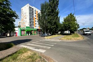 комерційна за адресою Чигиринська вул., 40