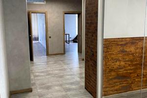 комерційна за адресою Кловський узвіз, 7a
