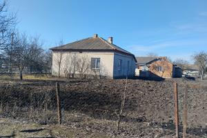 дом по адресу Шкільна