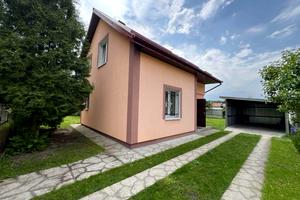 будинок за адресою с. Підрясне, Центральна