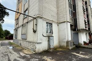комерційна за адресою Кондратюка, 2
