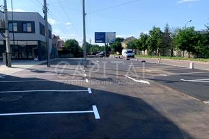 комерційна за адресою Центральна вул., 1