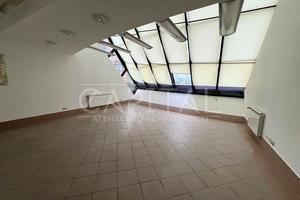 коммерческая по адресу Леси Украинки бульв., 30В