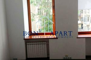 комерційна за адресою Паторжинського вул., 4