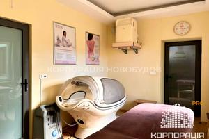 коммерческая по адресу Льва Толстого, 27