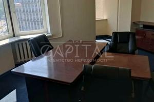 комерційна за адресою Хрещатик вул., 4
