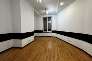 комерційна за адресою Старонаводницька вул., 6-Б