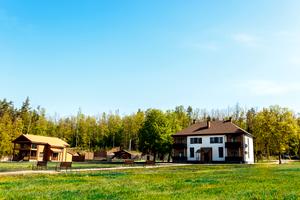 комерційна за адресою Лісова, 1