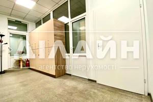 комерційна за адресою Незалежної України вул. (40 років Радянської України), 65