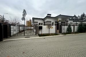 будинок за адресою Михайла Чалого вул., 1