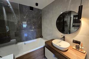 квартира за адресою Космонавтів просп., 79