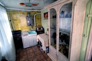 дом по адресу центральна, 1