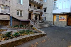 квартира за адресою вул. Небесної Сотні, 24