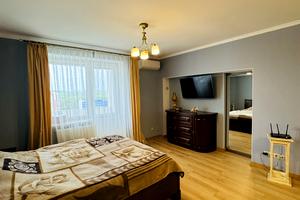 квартира за адресою Жасминова вул., 5б