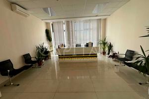 комерційна за адресою Федора Ернста вул., 3
