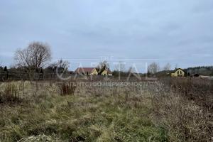 участок по адресу с. Старые Безрадичи, 