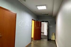 комерційна за адресою Васильківська вул., 28