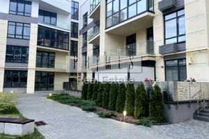 комерційна за адресою Богатирська вул., 32