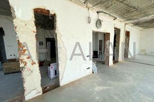 комерційна за адресою Крутий узвіз, 7