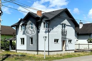 будинок за адресою Центральна, 54